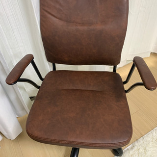 デスク、システムチェア、ライト一式の画像