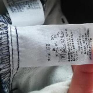 無印とearthのパンツの画像