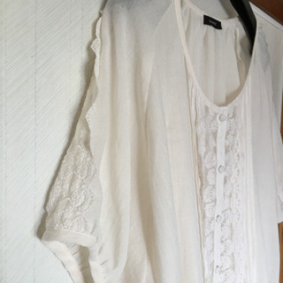 レディース ブラウストップスの画像