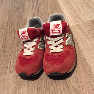 ニューバランス　赤　サイズ18の画像