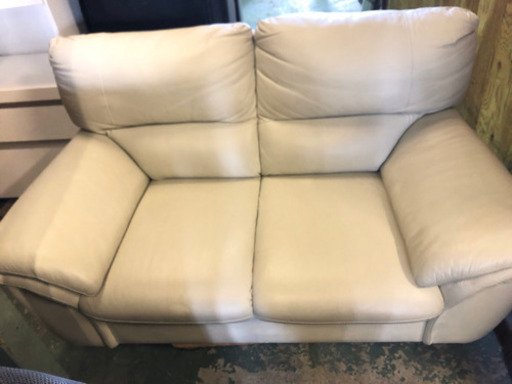【美品☆☆☆格安でお求めできます‼️】合皮の二人掛けソファ
