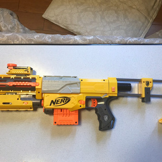 値下げ！！NERF  2台 マガジン4個 弾80 セットの画像