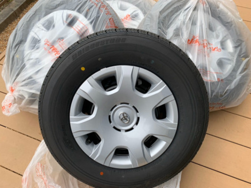 ハイエースタイヤホイール新車外し　値下げ！！