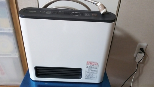 とても快適な新品に近い東京ガスファンヒーター。6畳から9畳まで　ガス管付き、取り扱い書付き。