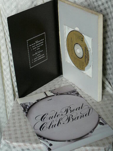 チェッカーズ　Cute Beat Club Band　キュート・ビート・クラブ・バンド　CD＋ブックレット（32ページ・オールカラー）