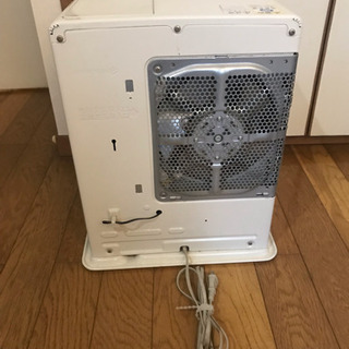 石油ファンヒーター 灯油タンクつけます。コンパクトサイズですの画像