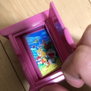 ドラえもんとミニオンおもちゃセットの画像