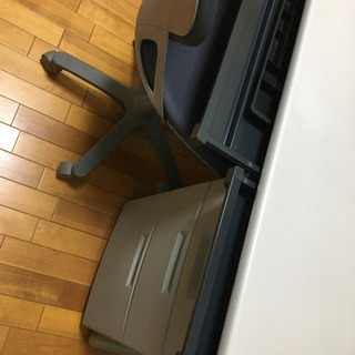 イトーキオフィス片袖机の画像