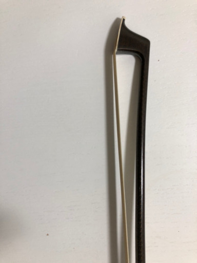 バイオリン4／4フルサイズカーボン弓