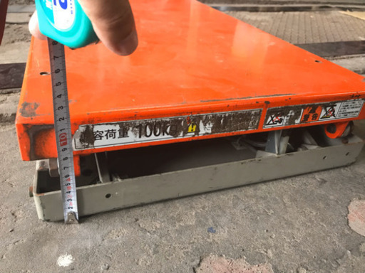 リフター　ペダルで上げ下げ　100v ゴールドリフター　加工などにいかかですか？