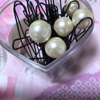 パールのUピンと黒のUピン商談中の画像