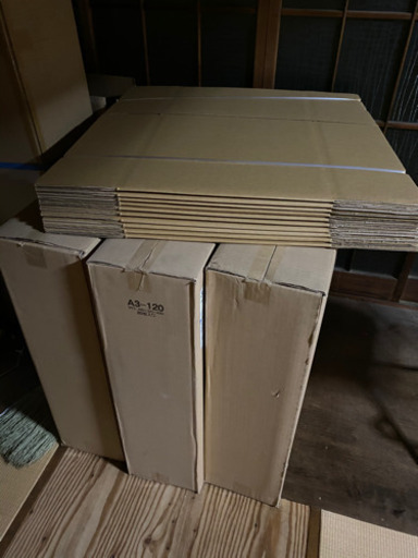 無地新品の段ボール箱
