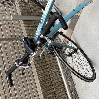 ロードバイク ビアンキ ローマ 2（Bianchi ROMA 2）空気入れ付きの画像