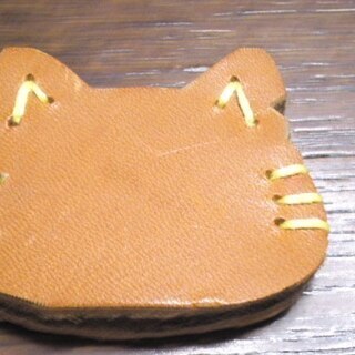 １点もの　本革キーケース　ねこ　ネコ　猫　キーホルダー　キーフォルダー　鍵ケース　カギケース　ハンドメイド　栃木レザー　手作りの画像