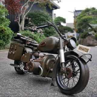 大型のブリキ製 バイク置物
