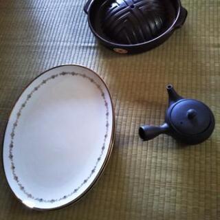 皿、急須、ジンギスカン鍋