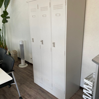 スチールロッカー3人用の画像