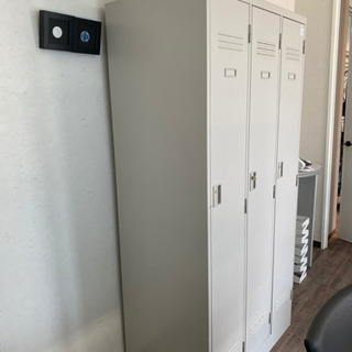 スチールロッカー3人用の画像