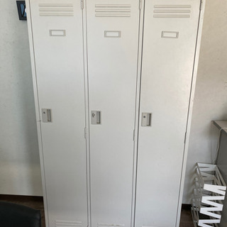 スチールロッカー3人用