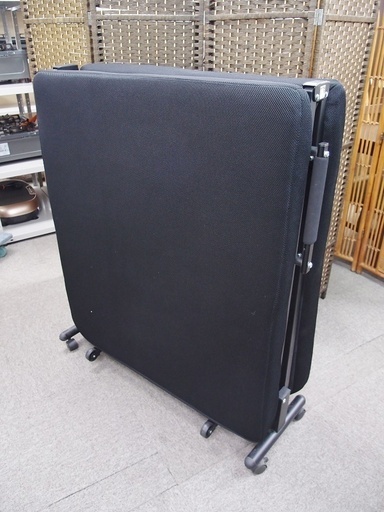 中古品　折りたたみベッド