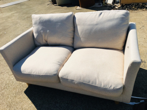 美品　ニトリ　WOODEN　LEG　LOWYEN 2人掛けソファー