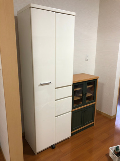 食器棚まとめて　近くであれば配達可能です