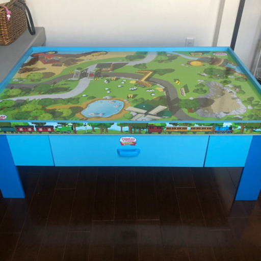 トーマスプレイテーブル