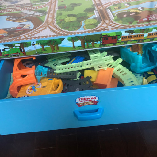 トーマスプレイテーブル