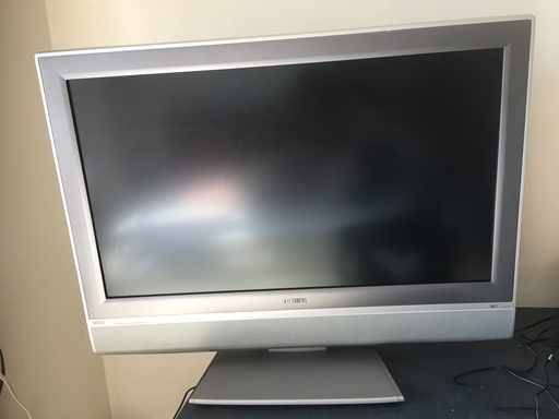 TOSHIBA　32型　液晶テレビ　4/29まで