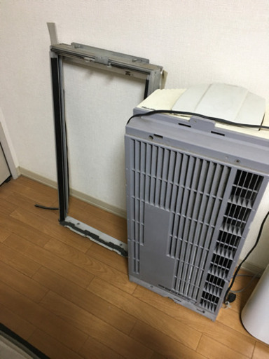 《再投稿》【値段相談有】冷房専用窓用エアコン