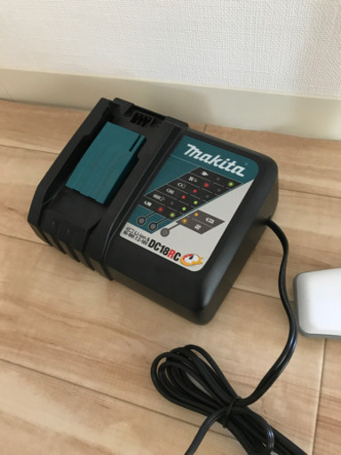 マキタ　コードレス掃除機　18V