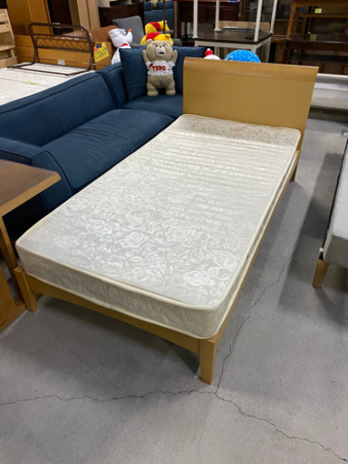 売れ筋商品！シングルベッド ベッドフレーム&マットレス