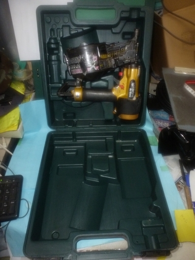 エア工具　日立ロール釘打機　NV65HM　高圧　エアダスタ付