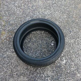 215/40/R18 PinsoTyres 1本中古タイヤの画像
