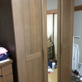 おしゃれな洋服ダンス（クローゼット）姿見付き