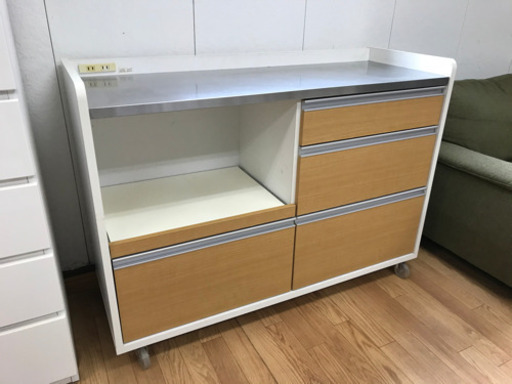 【リサイクルサービス八光　田上店　配達・設置OK】ホワイト＆キャメル　キッチンボードキャスター付