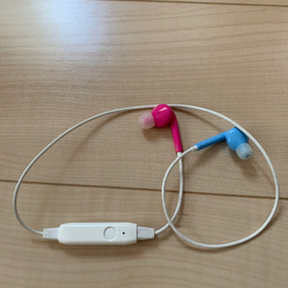 ワイヤレスイヤホン　三種セットの画像