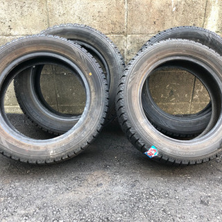 スタッドレスタイヤ　4本セットの画像