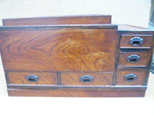 長火鉢、けやき材　五徳・火箸・十能・猫板付き