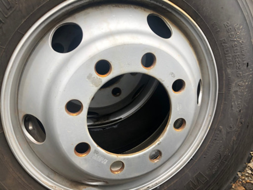 295/80R22.5ホイール付き2本セット