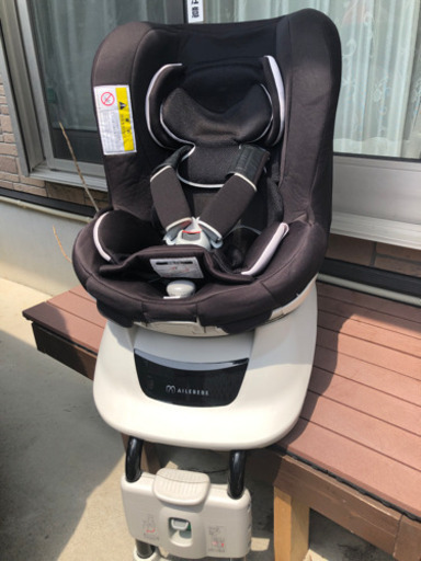 美品 エールベベ チャイルドシート 360度回転 新生児パット付き