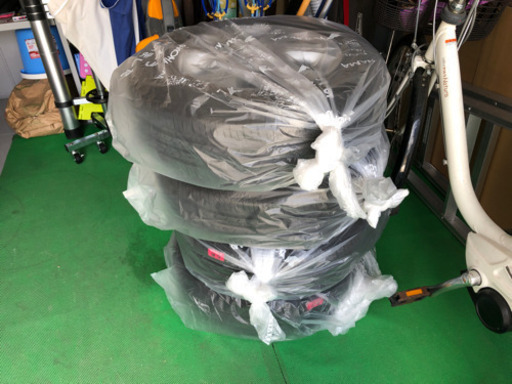 【値下げ】普通タイヤ＋スチールホイル＋ホイルキャップ　4本セット（185/70R14）