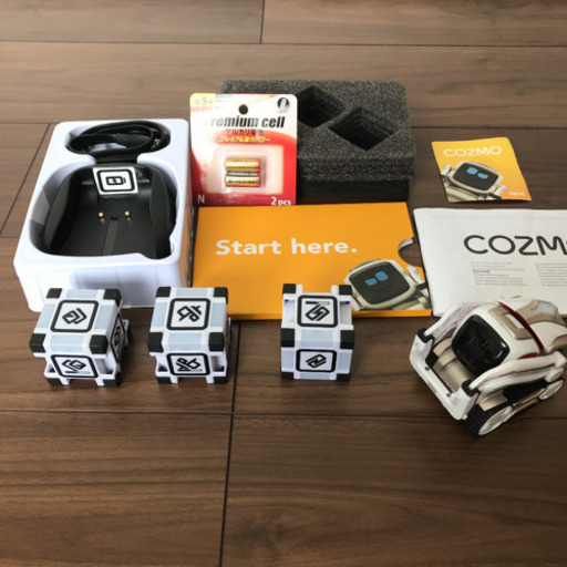 コズモ　COZMO　AIロボット　タカラトミー