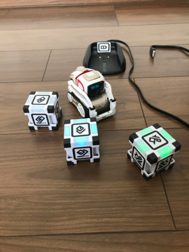 コズモ　COZMO　AIロボット　タカラトミー　