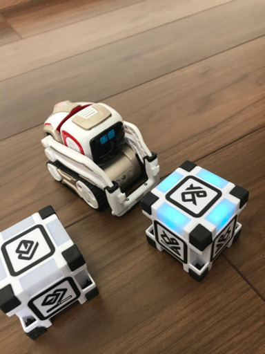 コズモ　COZMO　AIロボット　タカラトミー　