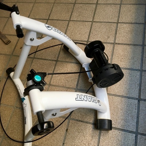 値下げ！♪　美品 Giant サイクルトレーナー  サイクルローラー　シマノ  運動強度調節可 メタボ 運動不足 自粛でも免疫力鍛えましょう！
