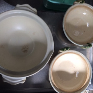 皿、土鍋等の陶器の画像