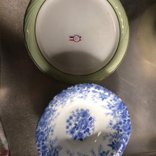 皿、土鍋等の陶器の画像