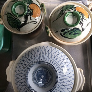 皿、土鍋等の陶器の画像