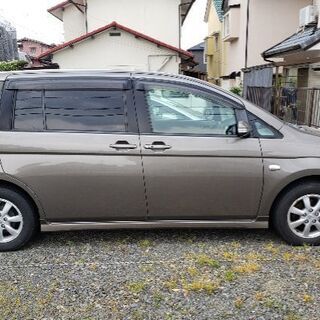 アイシス　プラタナ（最上位グレード）の画像